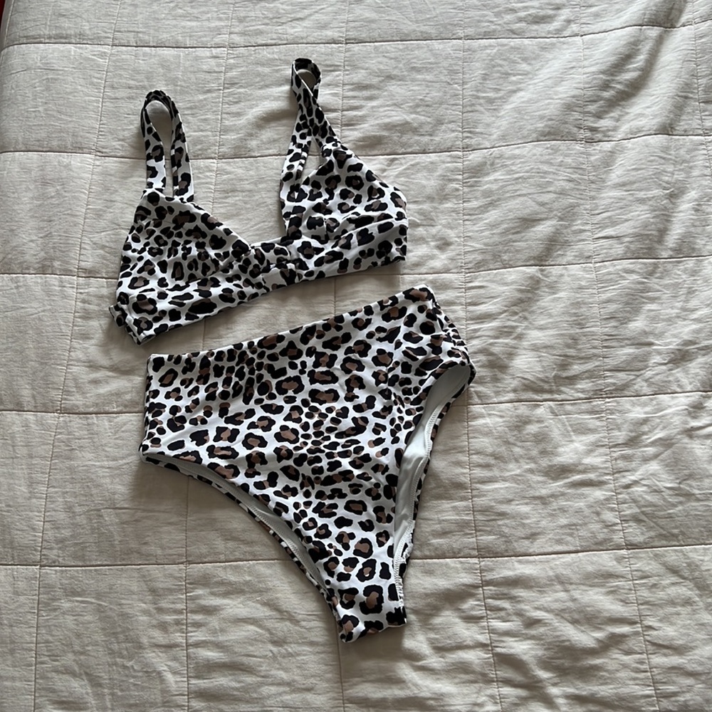 • Vitamin A Leopard Bikini •
